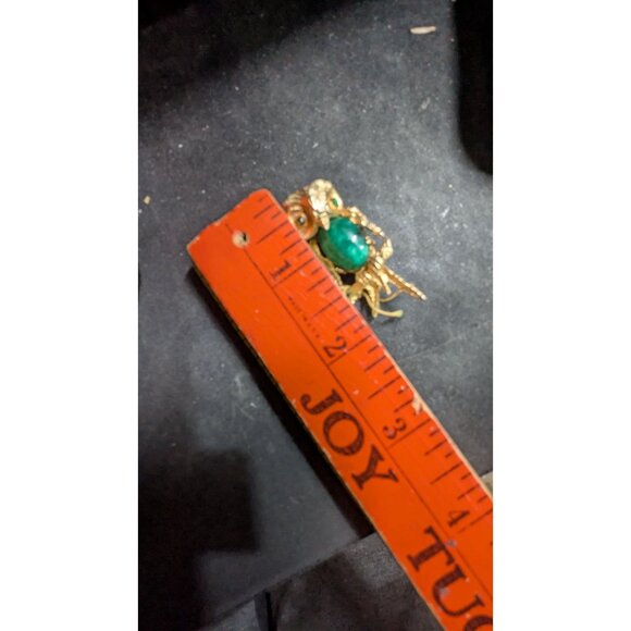 Vintage Hattie Carnegie Owl Brooch With Faux Green Gemstone & Goldtone Finish - Picture 5 of 7